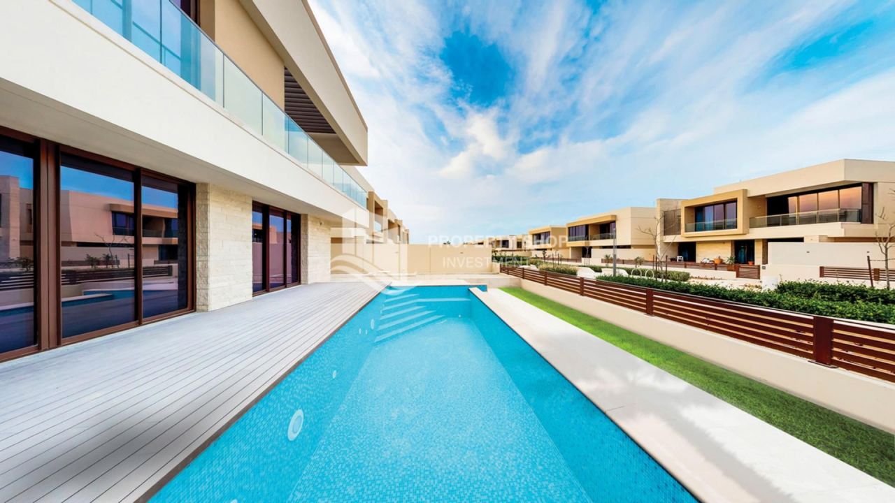 Villa in Abu Dhabi, UAE, 581 sq.m - picture 1