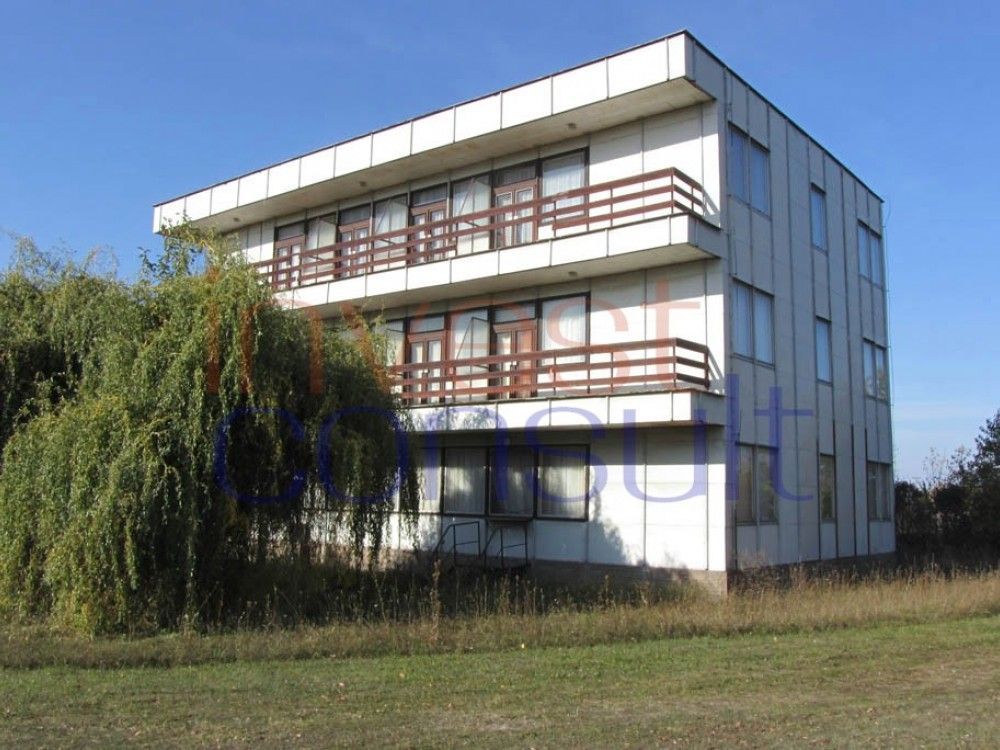 Commercial apartment building in Bratislava, Slovakia, 726 sq.m - picture 1