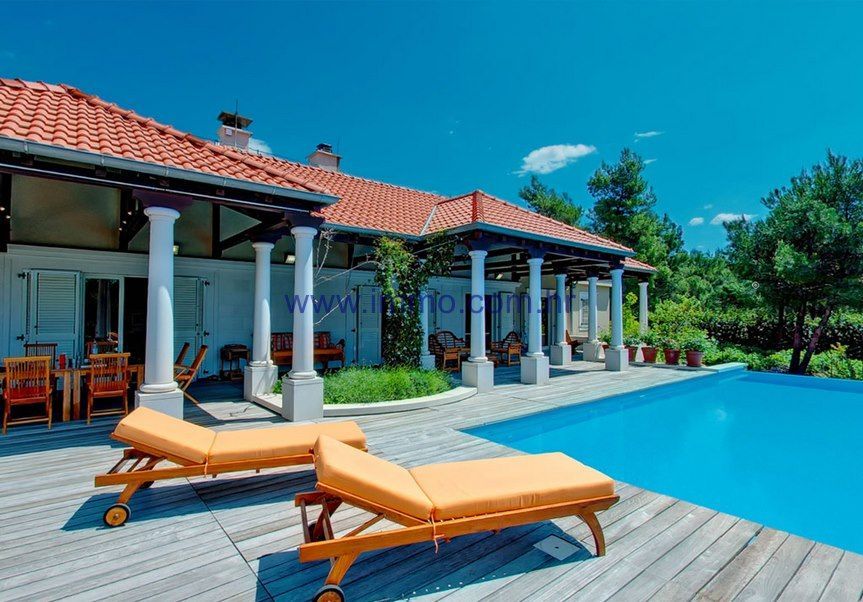 Villa on Brac, Croatia, 510 sq.m - picture 1