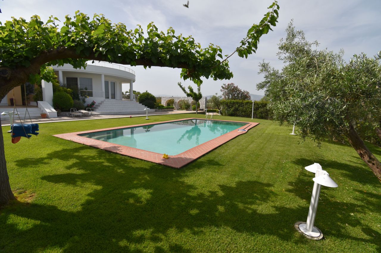 Villa in Loutraki, Greece, 480 sq.m - picture 1