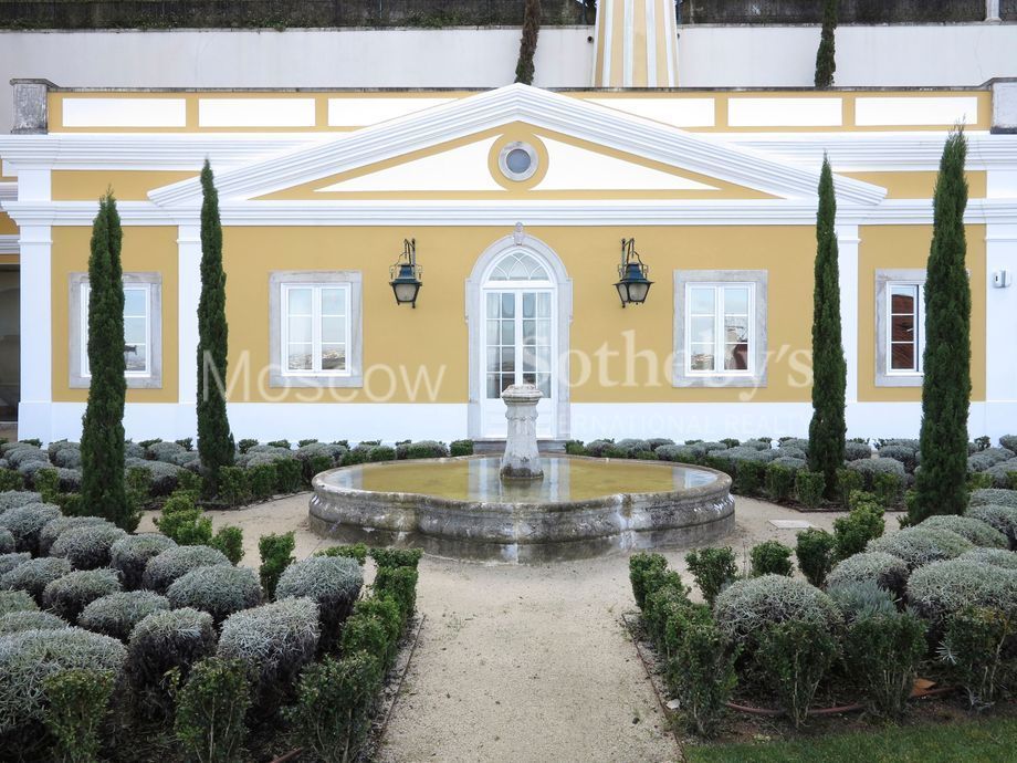Villa in Sintra, Portugal, 466 sq.m - picture 1