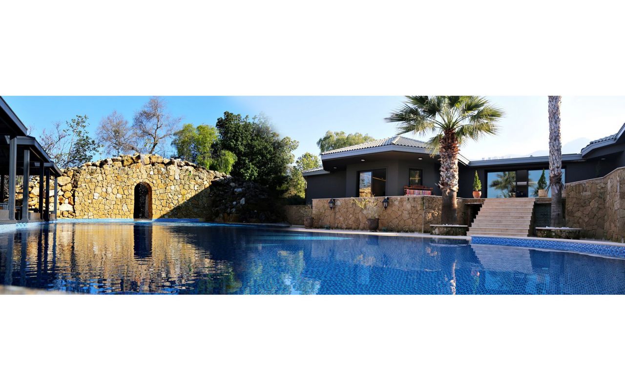 Villa in Alsancak, Zypern, 1 000 m2 - Foto 1