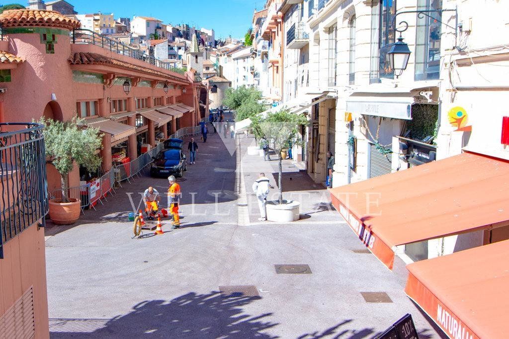 Commercial property in Cannes, France, 35 sq.m - picture 1