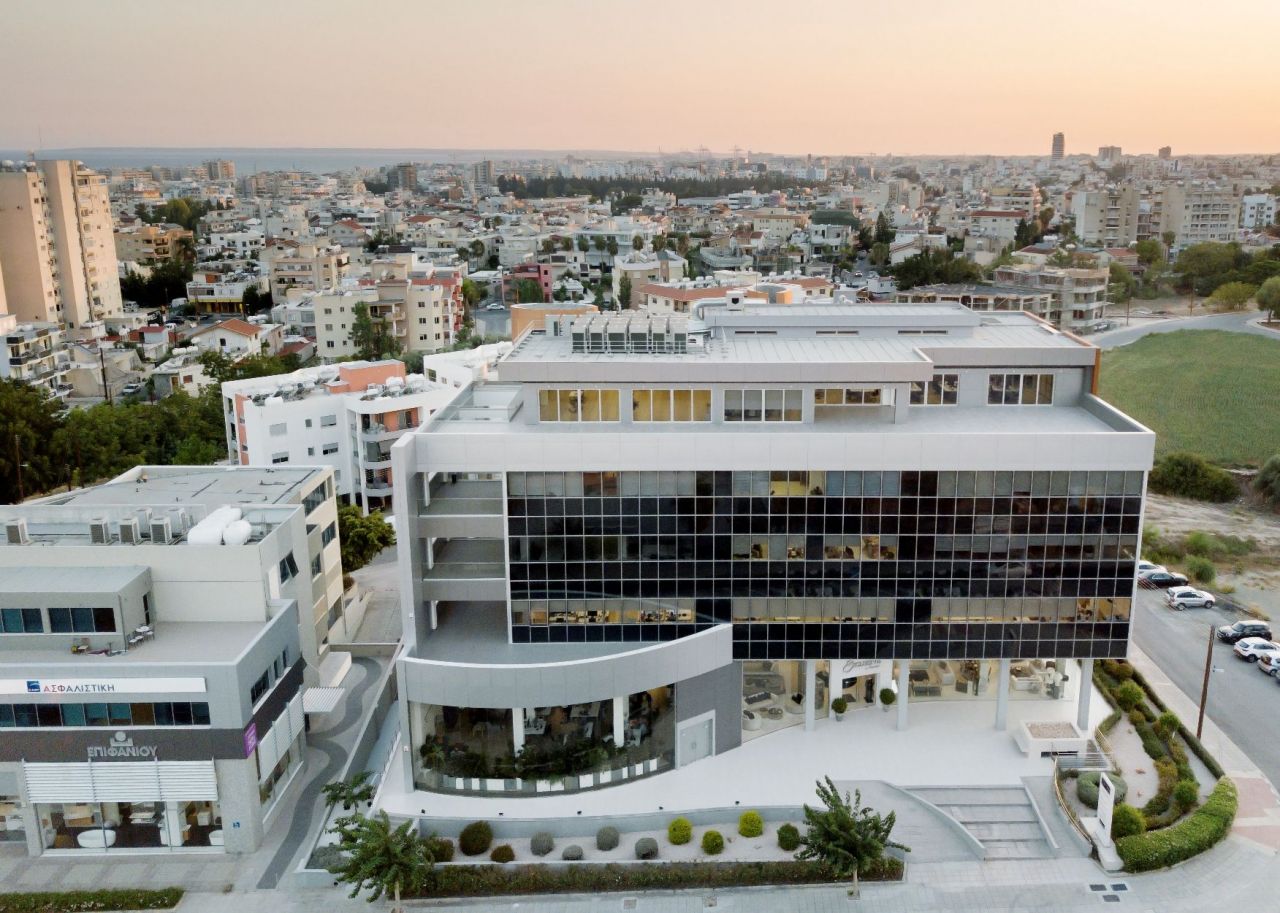 Bureau à Limassol, Chypre, 6 362 m2 - image 1