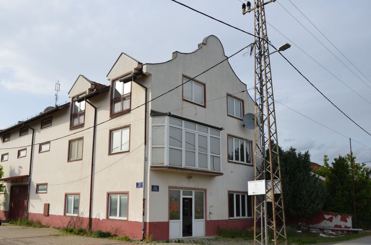 Commercial apartment building in Novi Sad, Serbia, 700 sq.m - picture 1