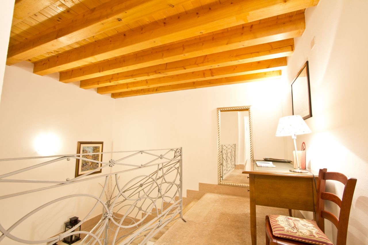 Flat in Verona, Italy, 89 sq.m - picture 1