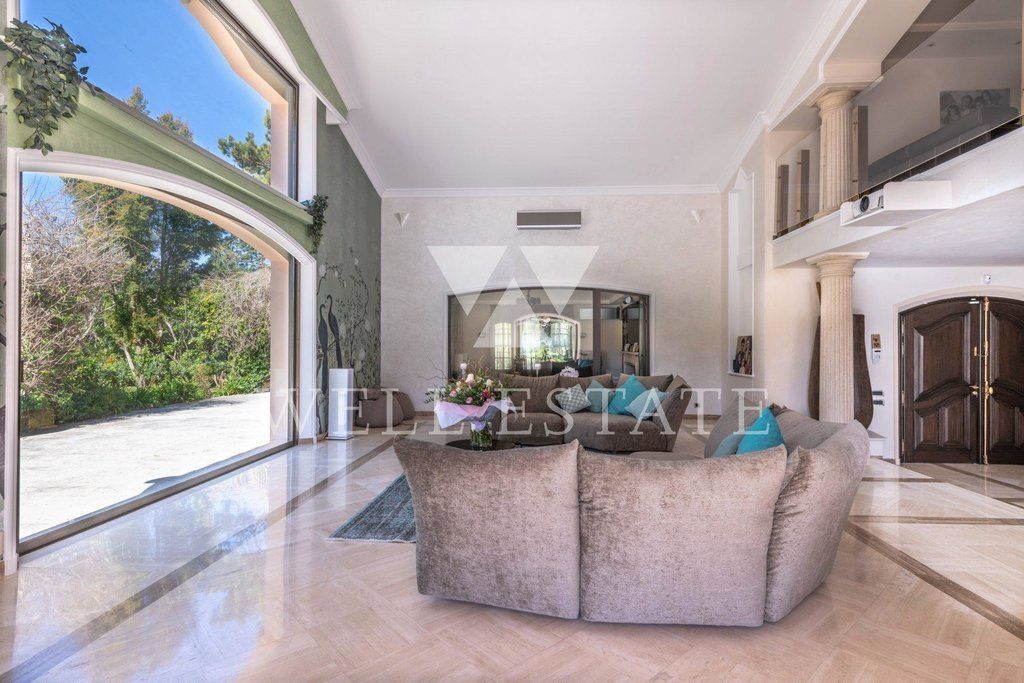 House in Mougins, France, 680 sq.m - picture 1