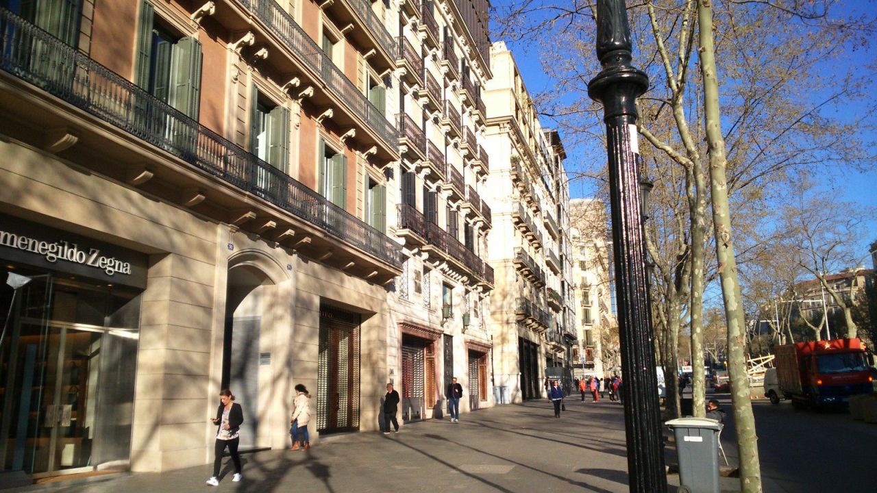 Commercial property in Barcelona, Spain, 206 sq.m - picture 1