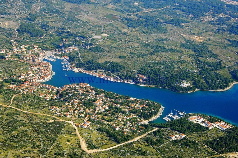 Land on Brac, Croatia, 870 sq.m - picture 1
