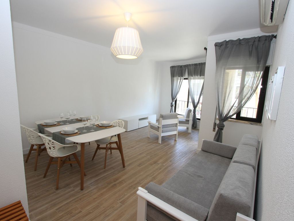 Apartment in Faro, Portugal, 90 sq.m - picture 1