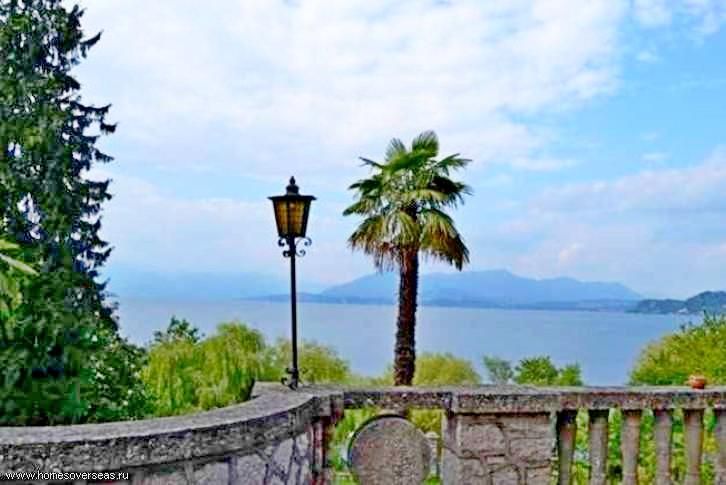 House on Lake Maggiore, Italy, 970 sq.m - picture 1