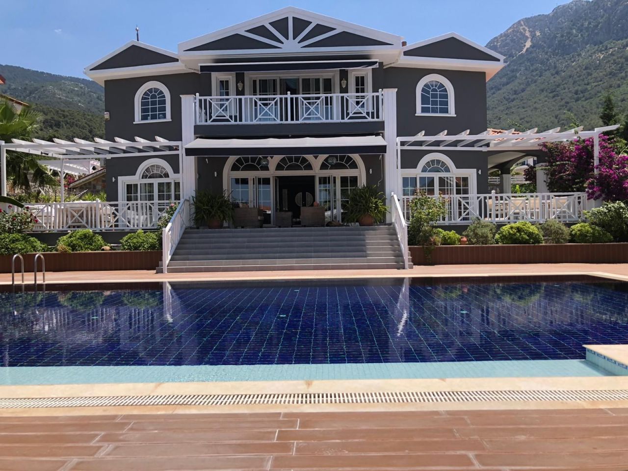 Villa in Fethiye, Turkey, 600 sq.m - picture 1