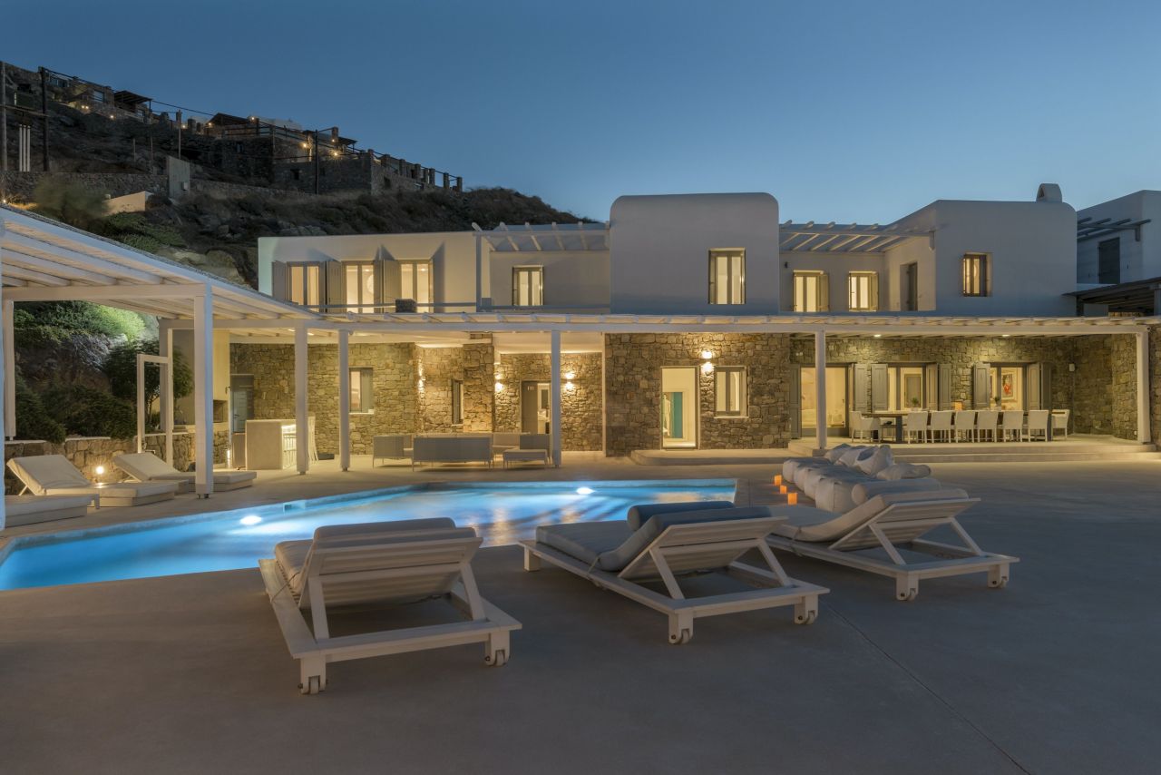 Villa on Cyclades, Greece, 1 335 sq.m - picture 1