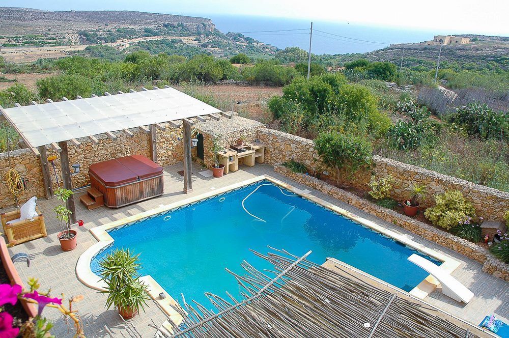 Villa on Gozo, Malta, 300 sq.m - picture 1
