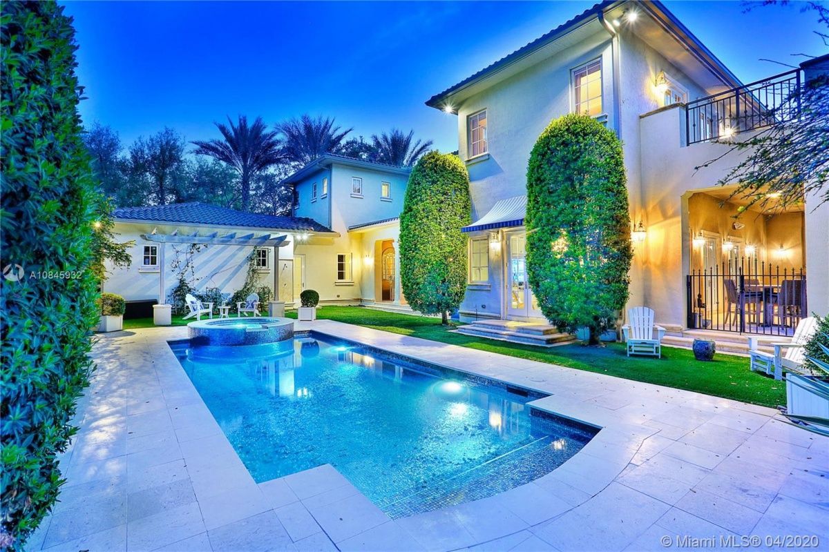 Casa en Miami, Estados Unidos, 498 m2 - imagen 1