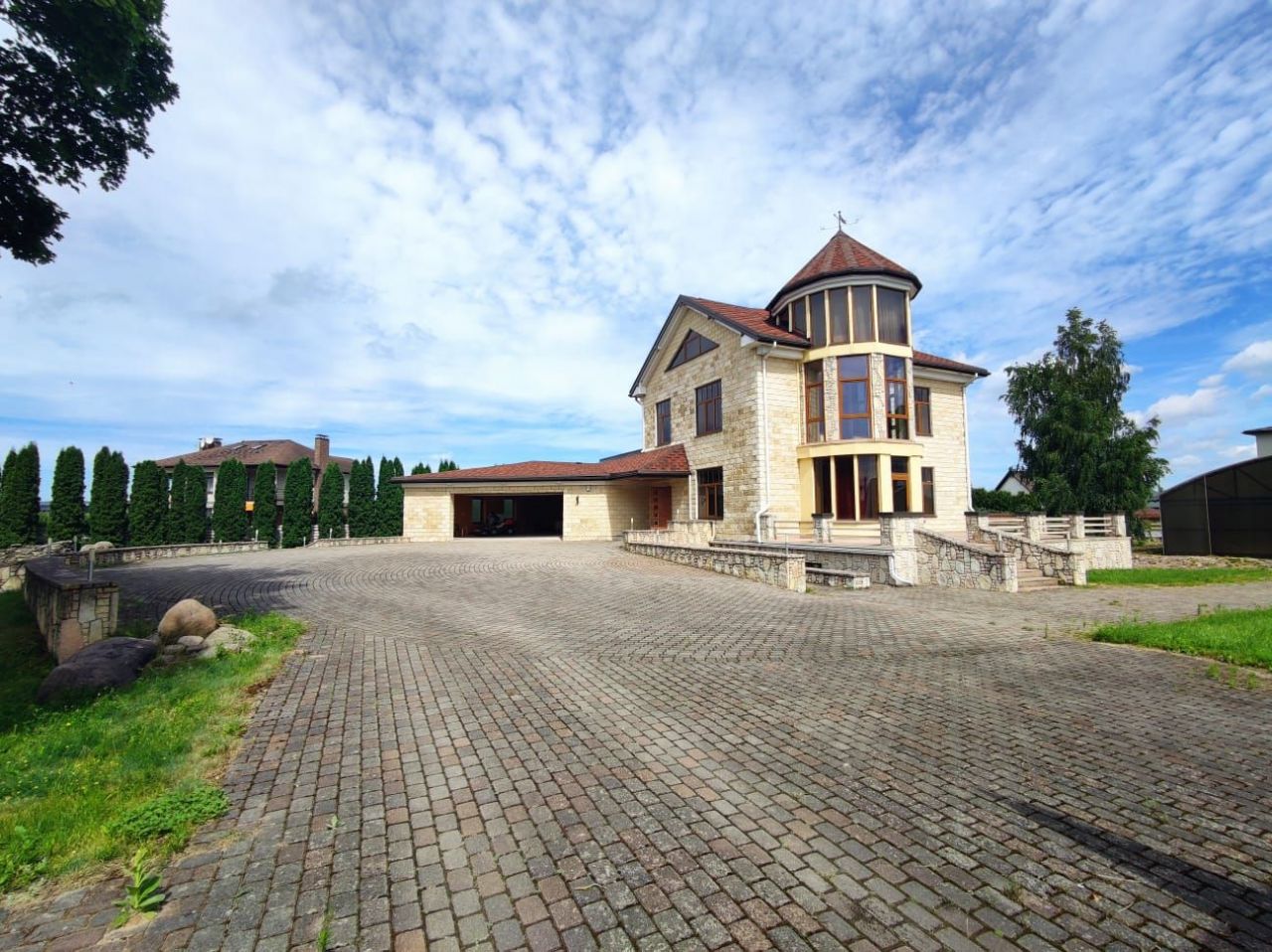 Casa en Salaspils, Letonia, 662 m2 - imagen 1