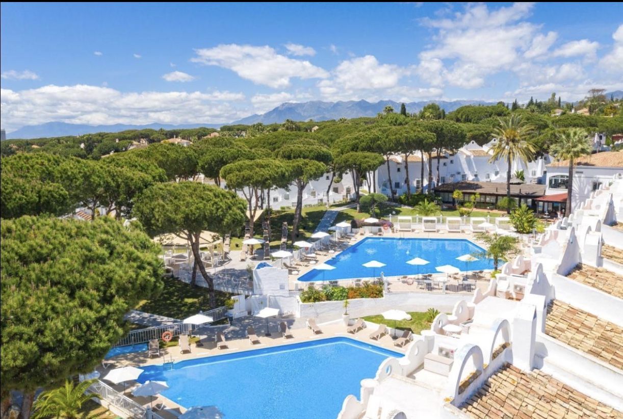 Hotel in Marbella, Spain, 14 700 sq.m - picture 1