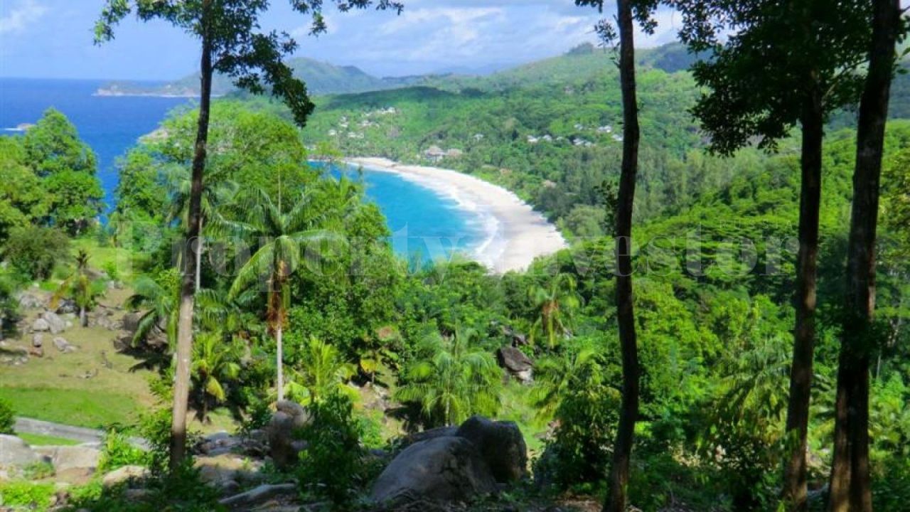 Land on Mahe, Seychelles, 3 000 sq.m - picture 1