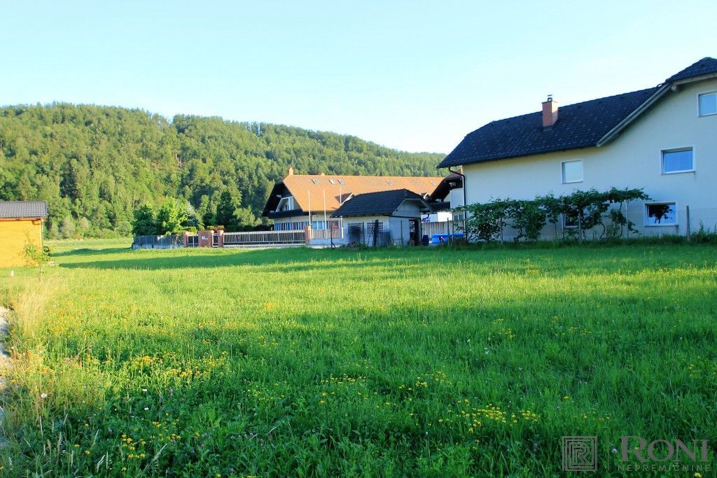 Land in Polhov Gradec, Slovenia, 687 sq.m - picture 1