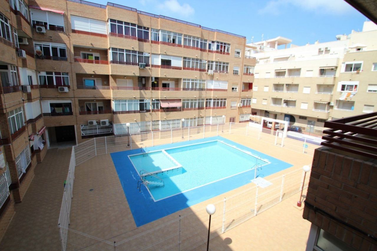 Flat in Torrevieja, Spain, 55 sq.m - picture 1