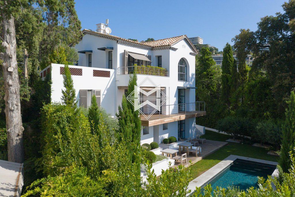 Villa in Cannes, France, 280 sq.m - picture 1