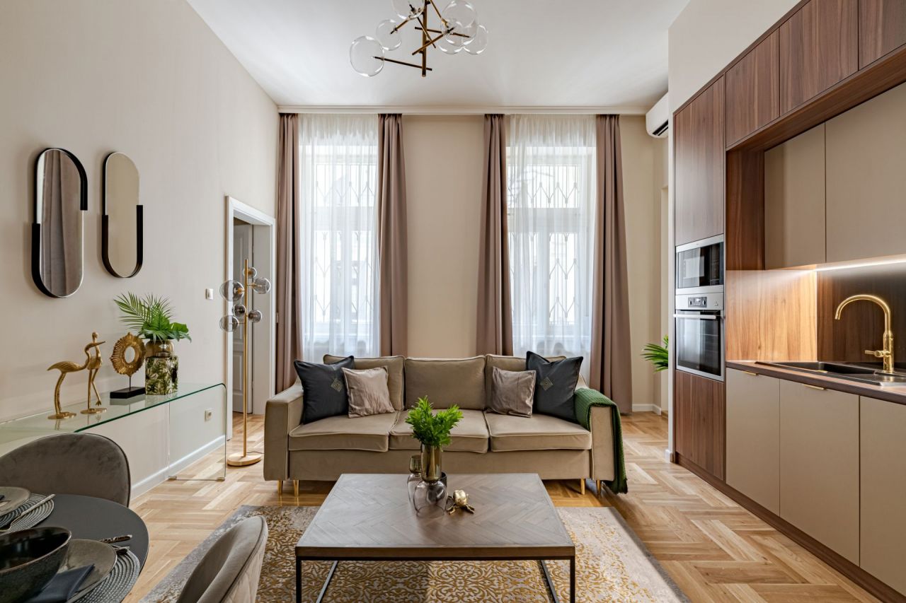 Apartment in Budapest, Hungary, 65 sq.m - picture 1