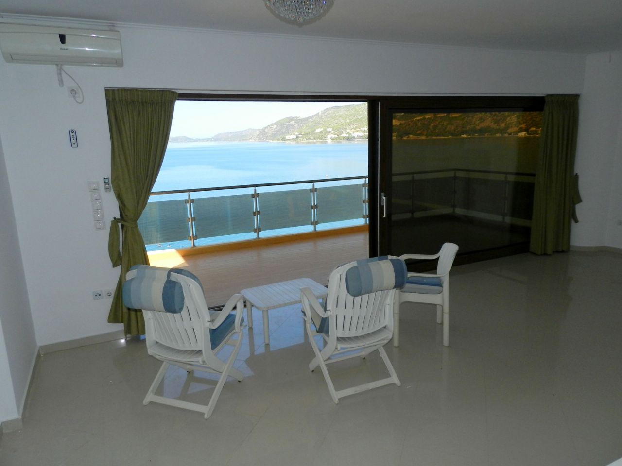 Penthouse in Loutraki, Greece, 80 sq.m - picture 1