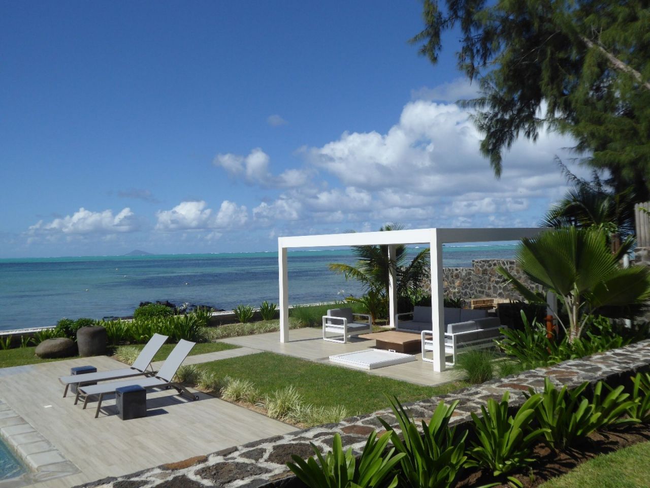 Flat in Roches Noires, Mauritius, 130 sq.m - picture 1