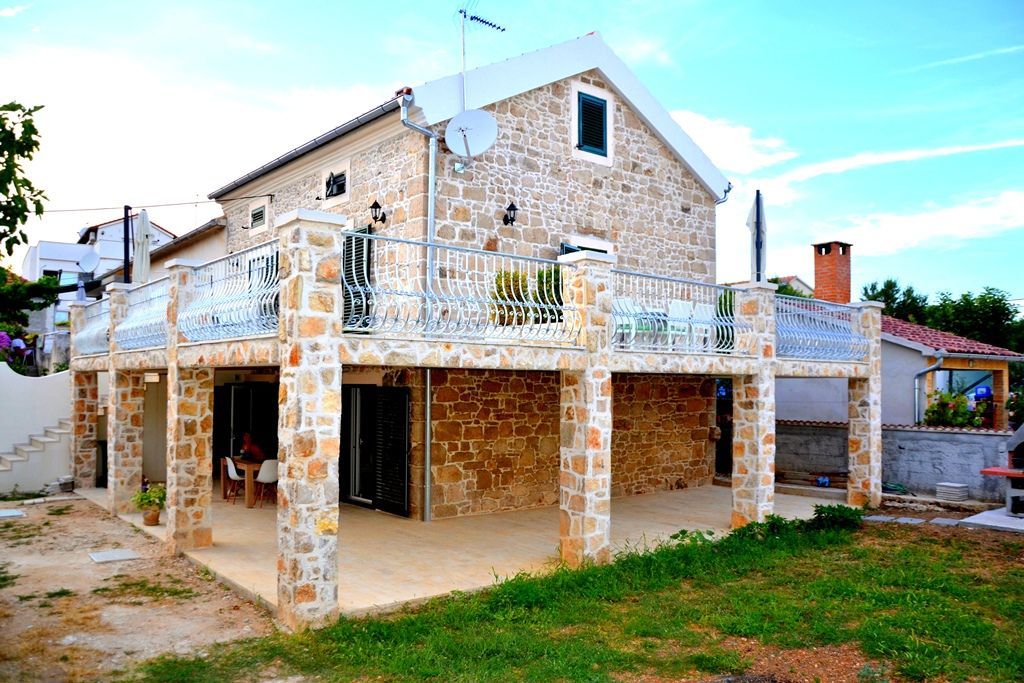 House in Biograd na Moru, Croatia, 220 sq.m - picture 1