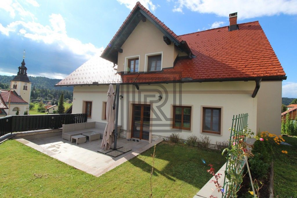 House in Brezovica, Slovenia, 350 sq.m - picture 1