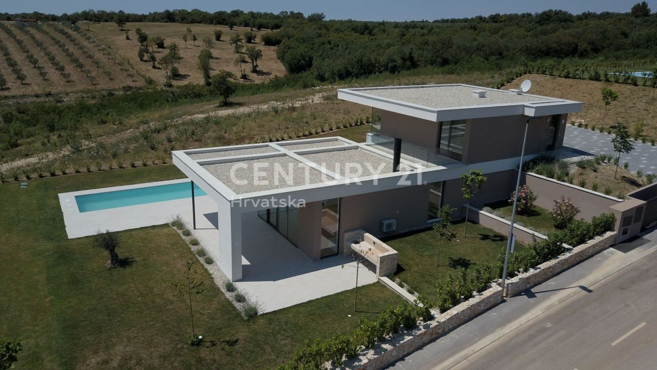 Villa in Brtonigla, Croatia, 276 sq.m - picture 1