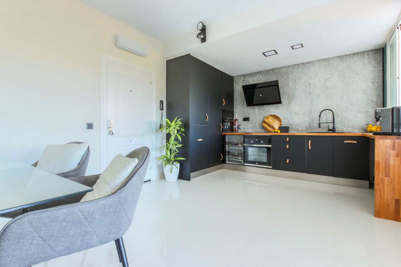 Apartment in San Pedro de Alcantara, Spain, 62 sq.m - picture 1