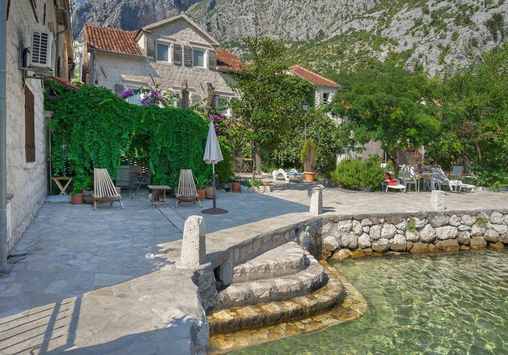 Villa in Kotor, Montenegro, 240 m2 - Foto 1