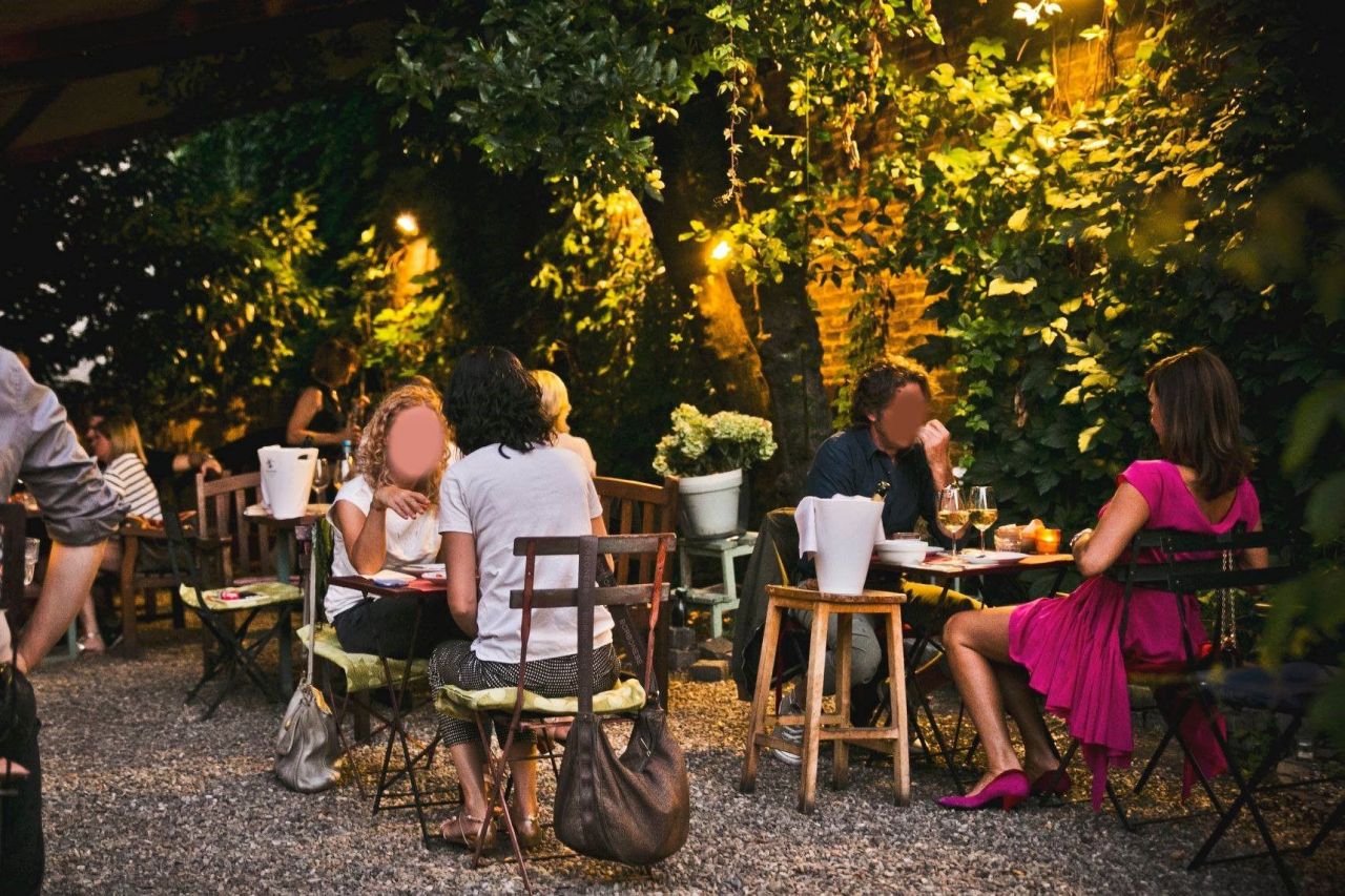 Cafetería, restaurante en Parma, Italia, 300 m2 - imagen 1