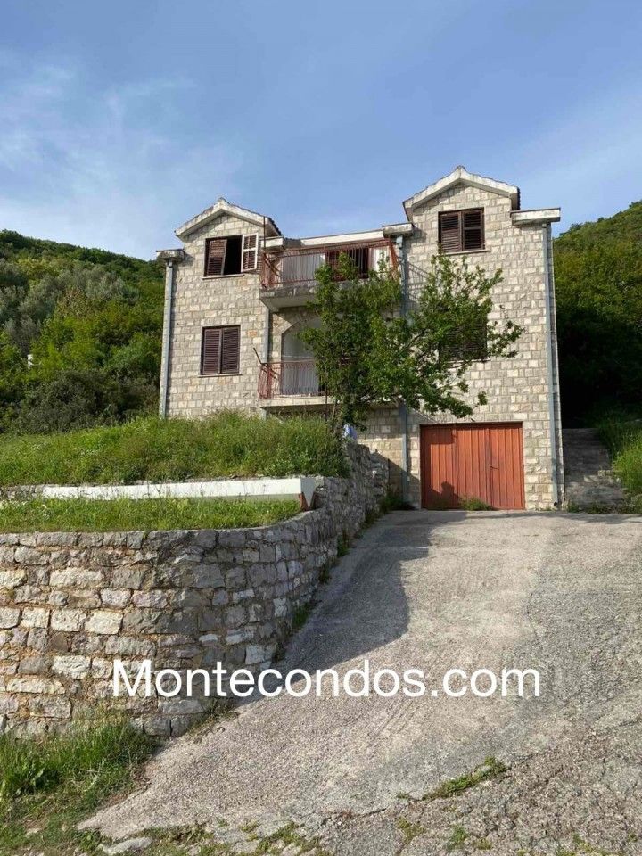 Casa en Herceg-Novi, Montenegro, 190 m2 - imagen 1