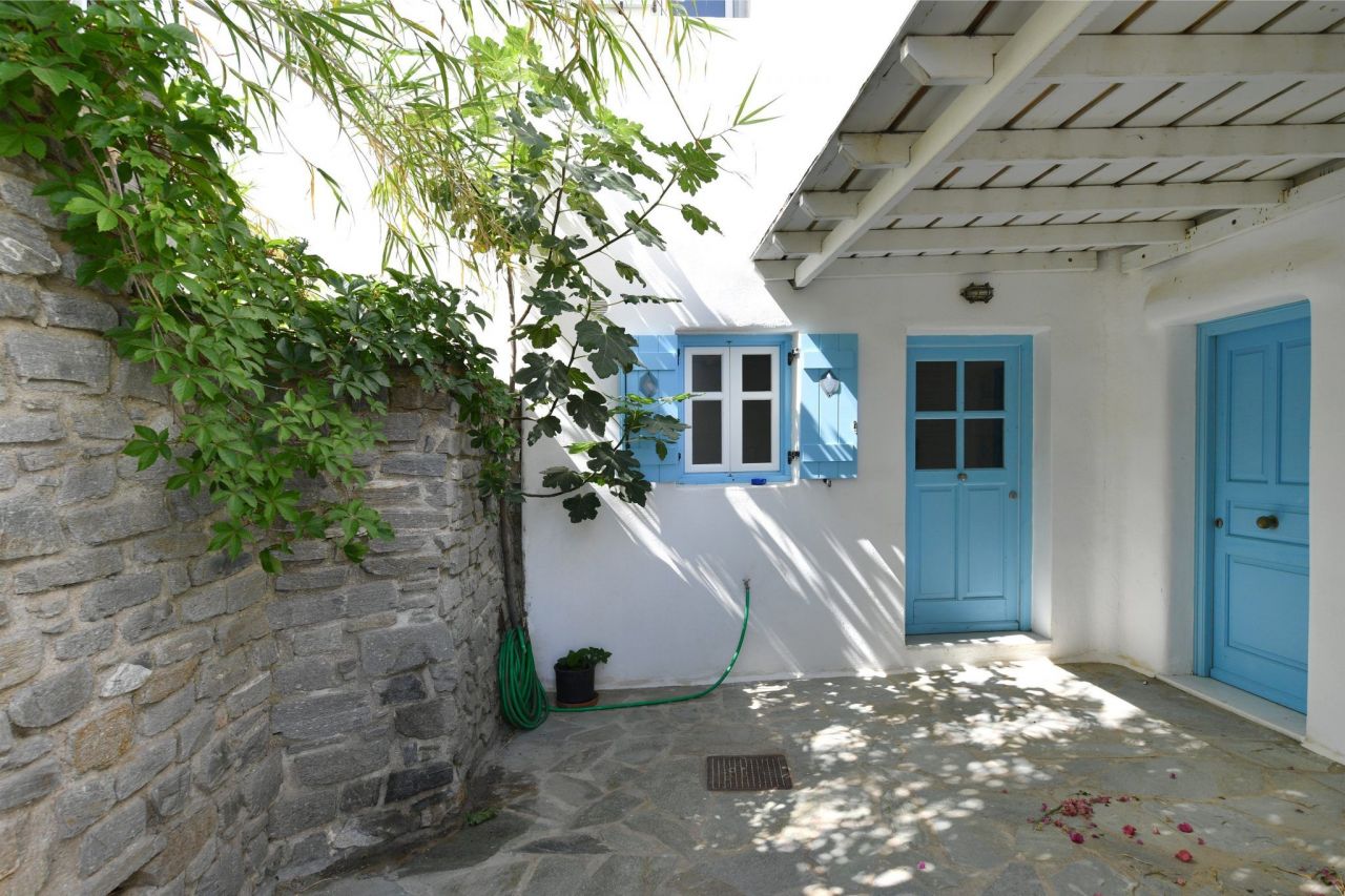 House on Paros, Greece, 185 sq.m - picture 1