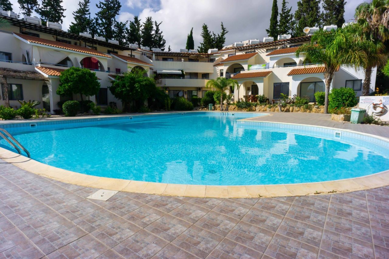 Casa lucrativa en Pafos, Chipre, 659 m2 - imagen 1