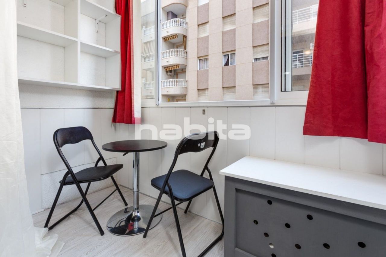 Apartment in Torrevieja, Spain, 28 sq.m - picture 1