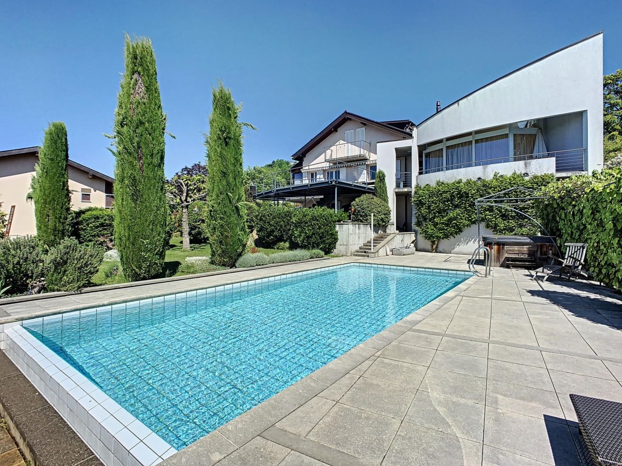 Casa Lutry, Suiza, 310 m2 - imagen 1