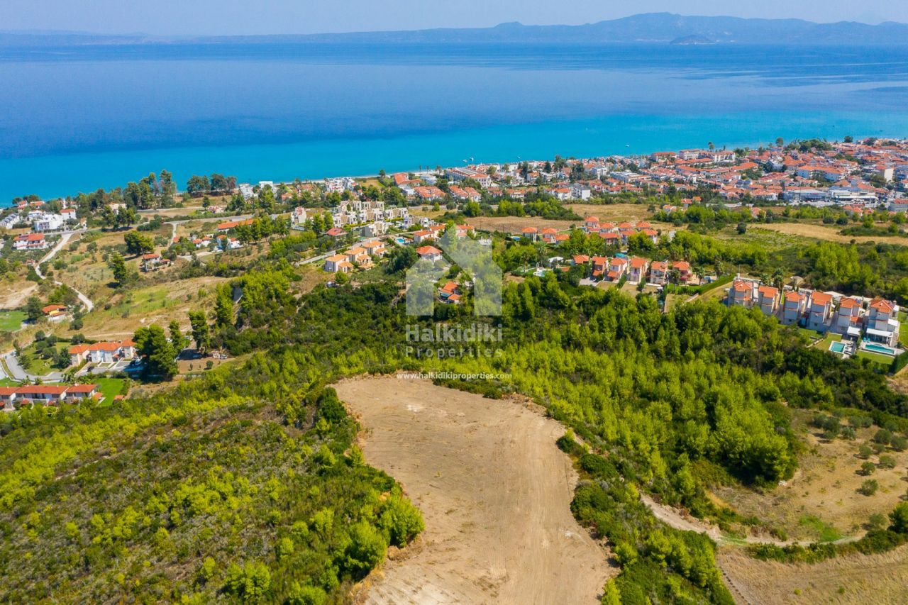 Land in Kassandra, Greece, 12 218 sq.m - picture 1