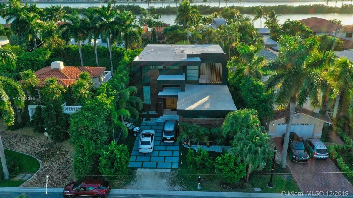Maison à Miami, États-Unis, 336 m2 - image 1