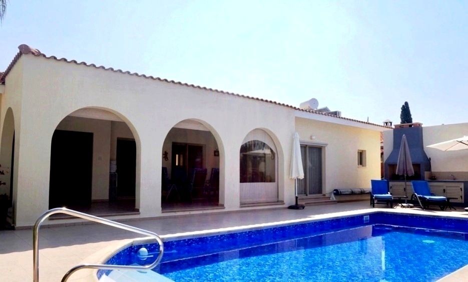 Villa in Paphos, Cyprus, 179 sq.m - picture 1