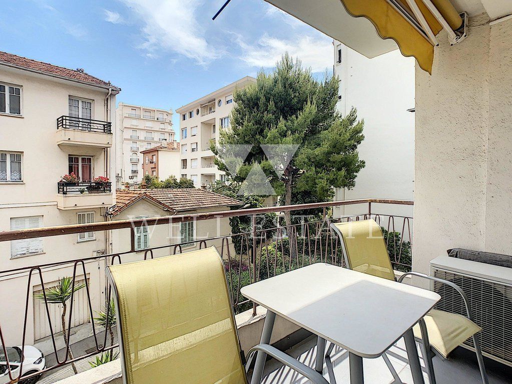 Flat in Cannes, France, 42 sq.m - picture 1