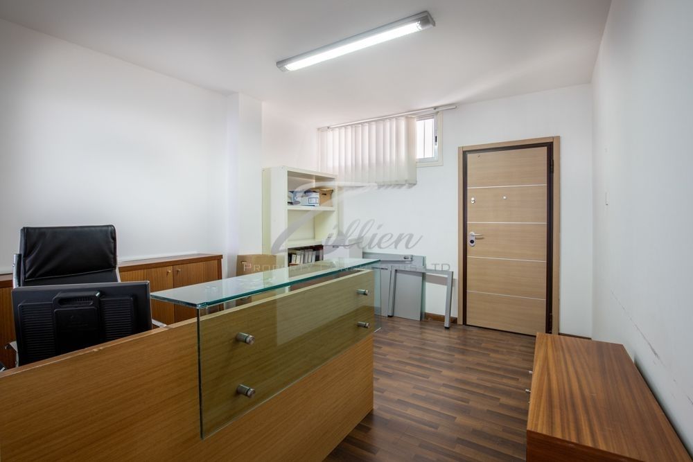 Office in Limassol, Cyprus, 80 sq.m - picture 1