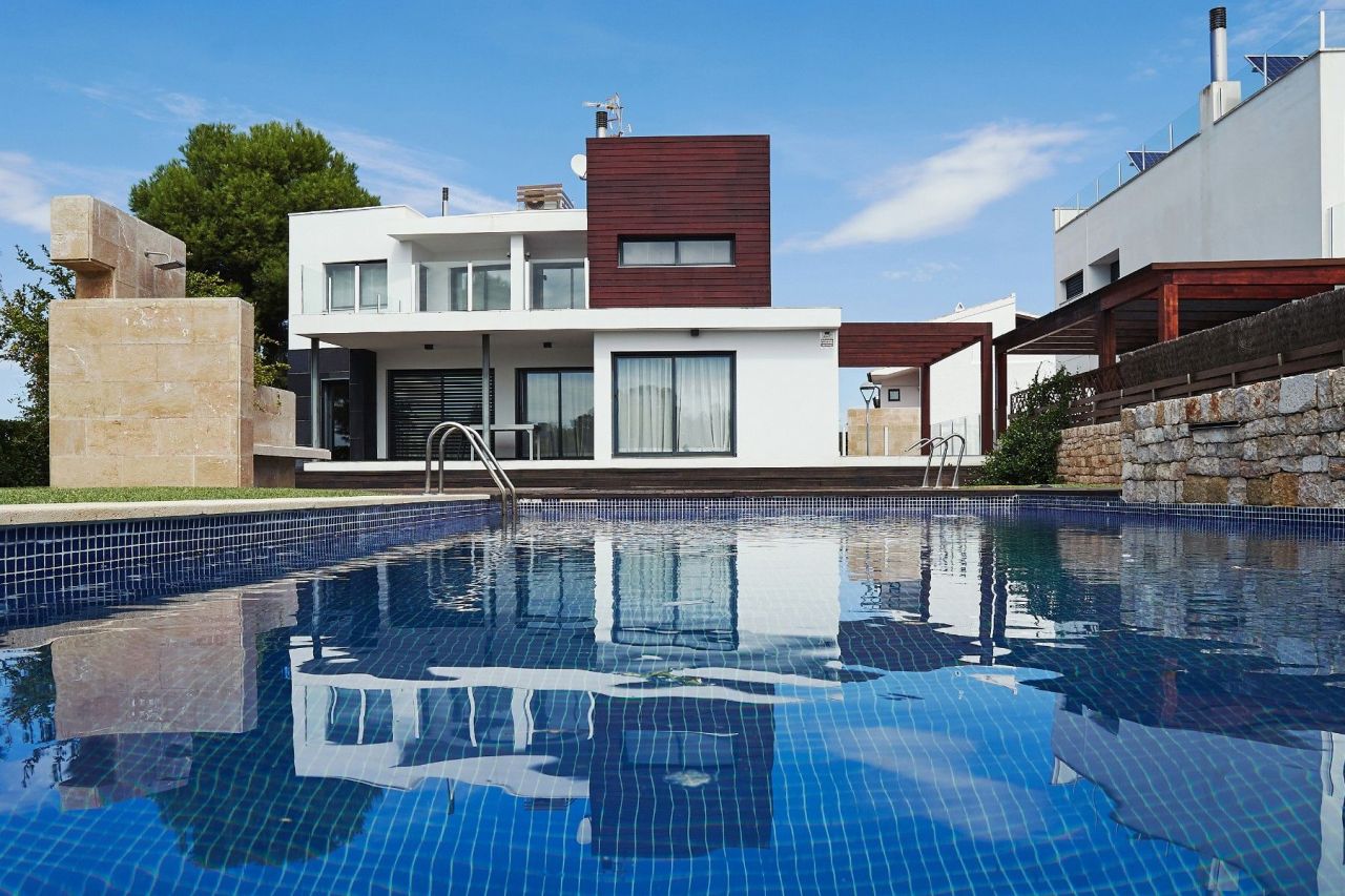 Villa en la Costa Dorada, España, 387 m2 - imagen 1