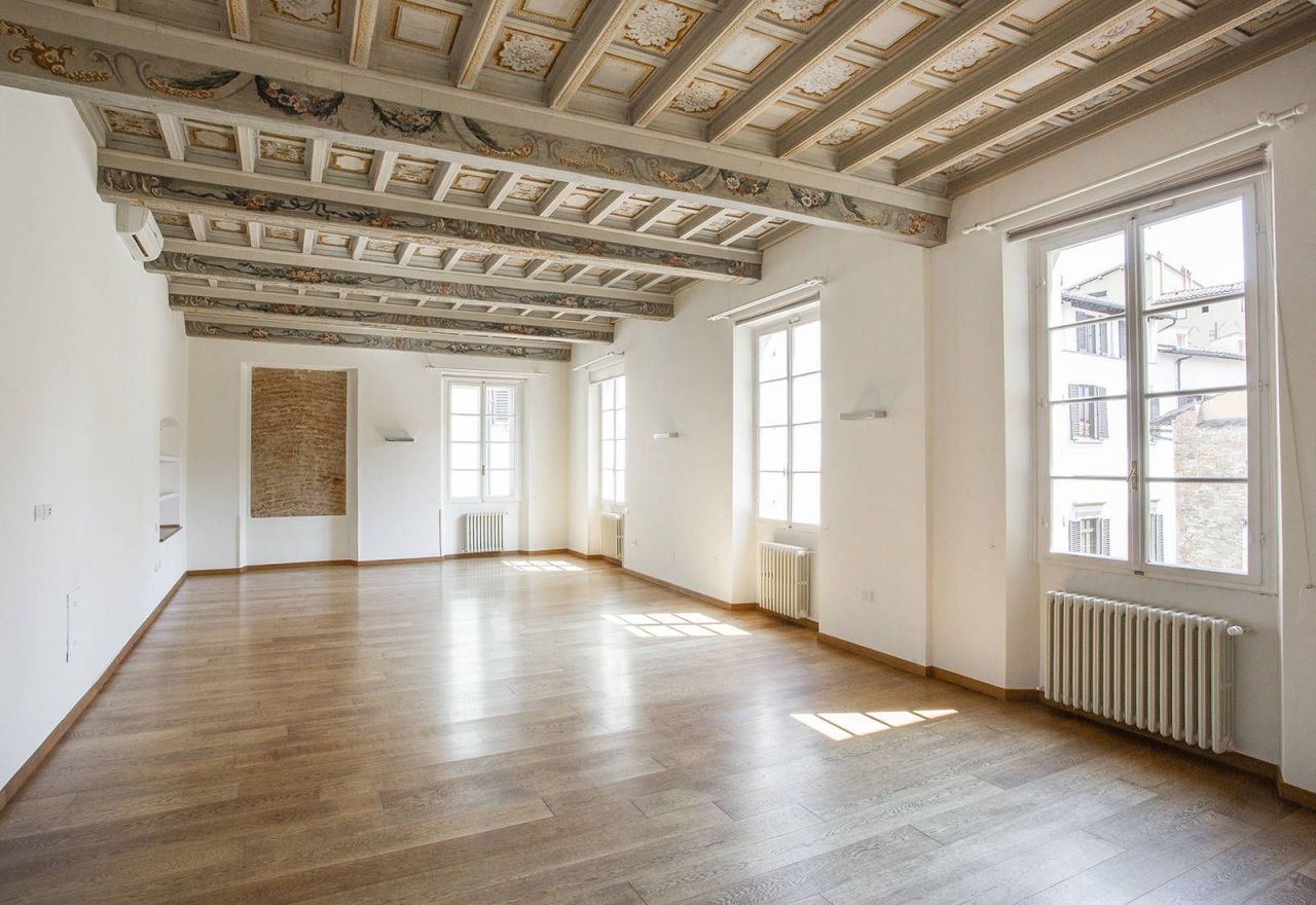 Apartment in Florence, Italy, 211 sq.m - picture 1