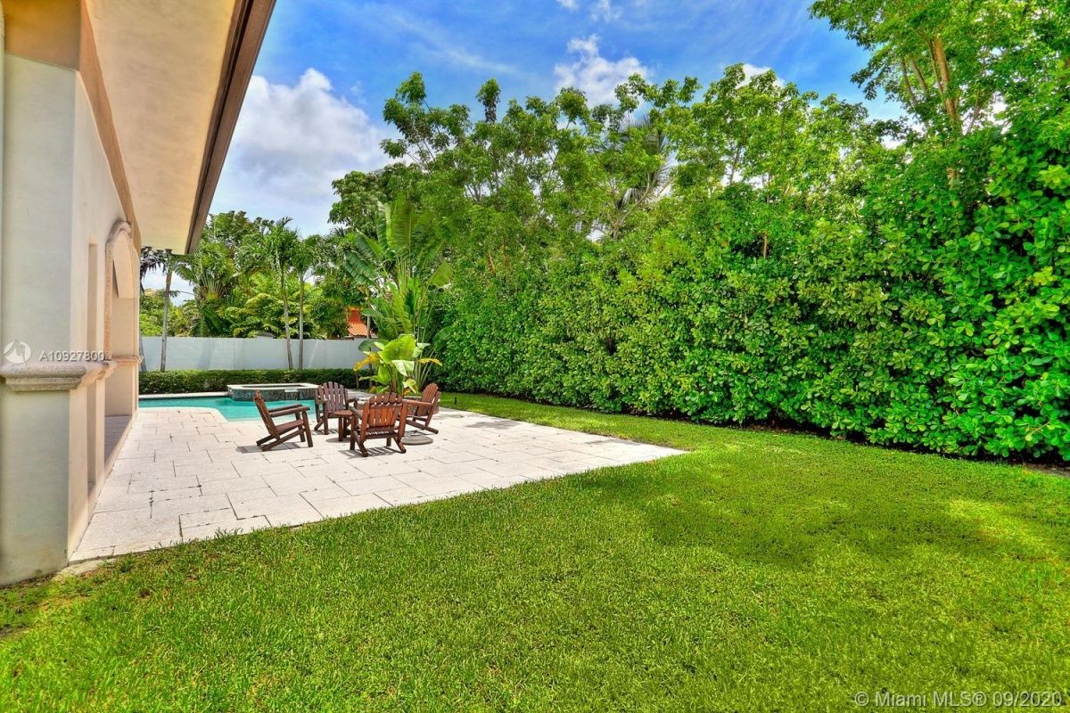 Casa en Miami, Estados Unidos, 412 m2 - imagen 1