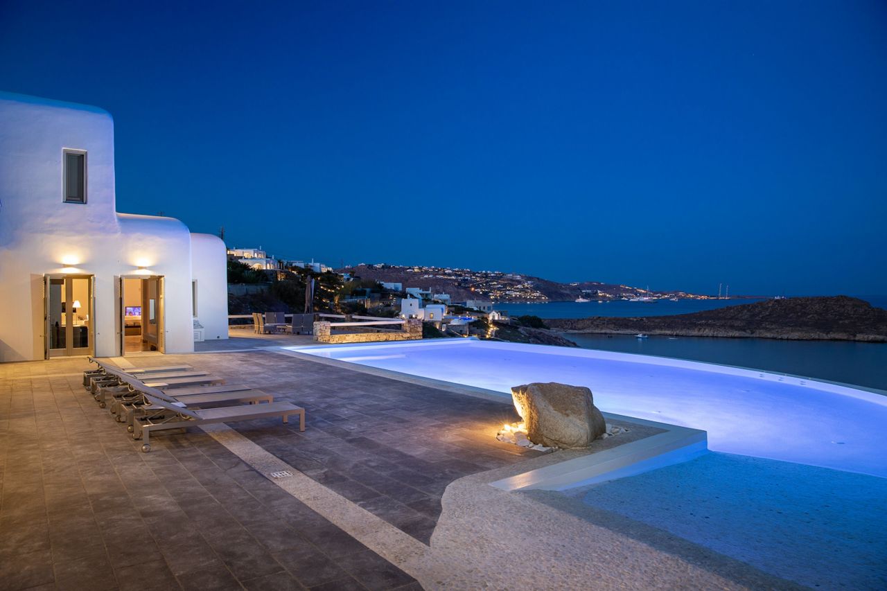 Villa on Cyclades, Greece, 1 000 sq.m - picture 1