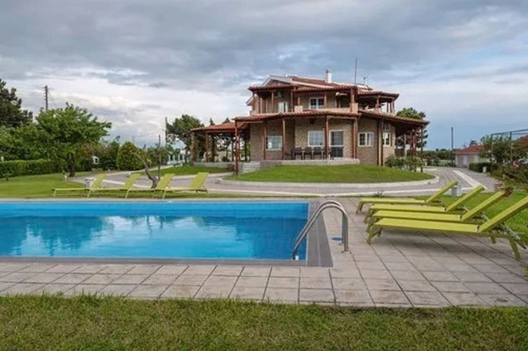 Villa in Thessaloniki, Greece, 300 sq.m - picture 1