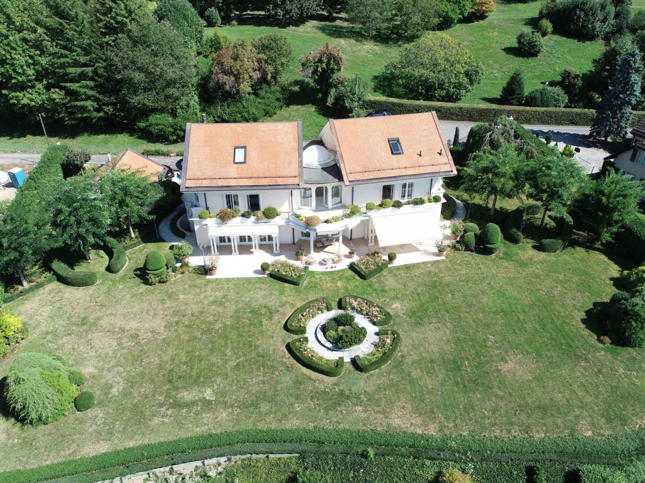 Casa Blonay, Suiza, 550 m2 - imagen 1